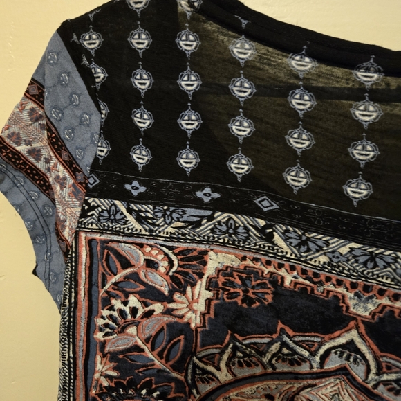 LUCKY Brand Bohemian Print Women's Top - Multicolor. Womens size small - Picture 4 of 7
